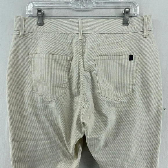 Gloria Vanderbilt Corduroy Shorts Women's Sz 16P Ivory All-Around Slimming Curvy - Picture 8 of 13